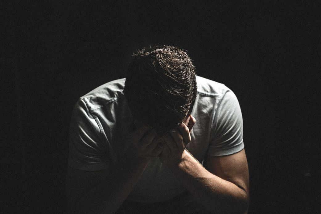 5 things men do that women secretly love (but will never admit)