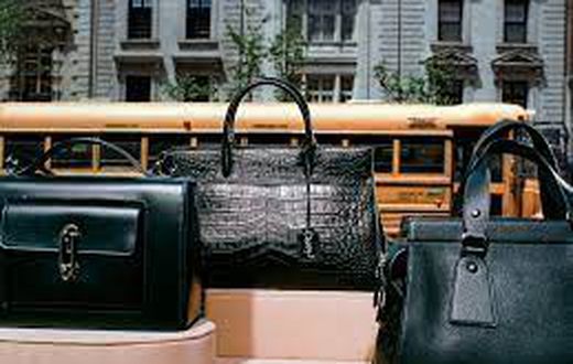 5 simple bags every woman should own