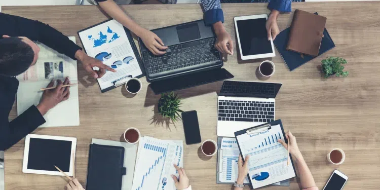 10 thoughtful ways to support your friend’s business (beyond just buying something)