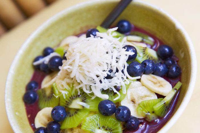 ___9125950___2018___11___21___12___healthy-food-acai-fruit-bowl-high-res-stock-photography-562748757-1542747671