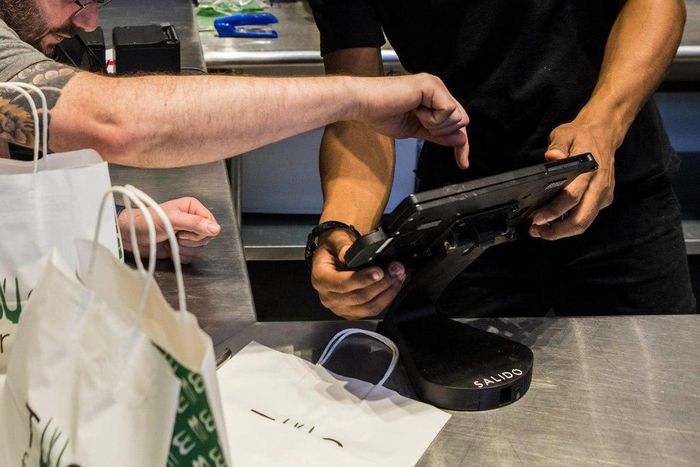 ___9176617___2018___12___7___8___12big02-jumbo