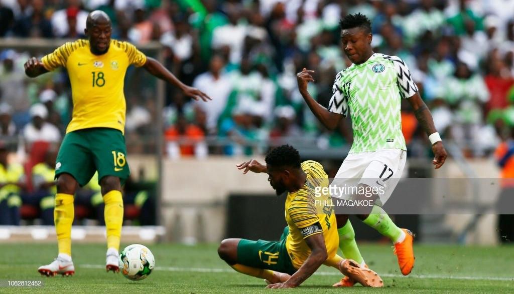 S'fuso Hlanti (L) and Thulani Hlatswayo (C) and Samuel Kalu