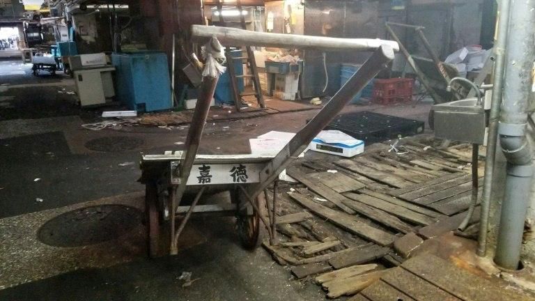 Now empty and abandoned, the market previously saw around 42,000 people a day throng its bustling halls and alleys