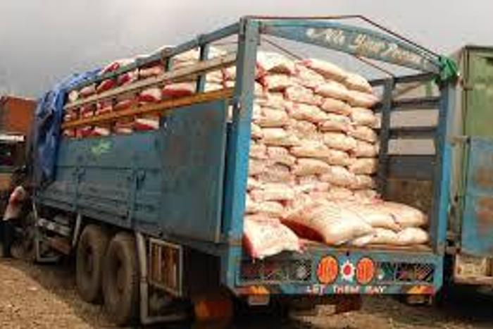 Customs distributes rice worth N4bn to IDPs – Official