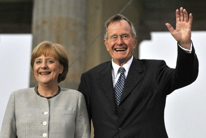Former US president George Bush was given a hero's welcome in 2008 when he inaugurated the new US embassy building in Berlin