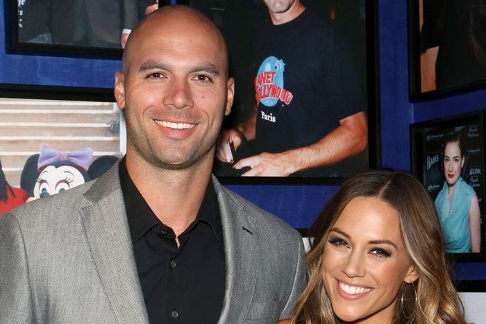 ___9093241___2018___11___11___13___former-nfl-player-mike-caussin-and-his-wife-actress-and-news-photo-1046284688-1541691121