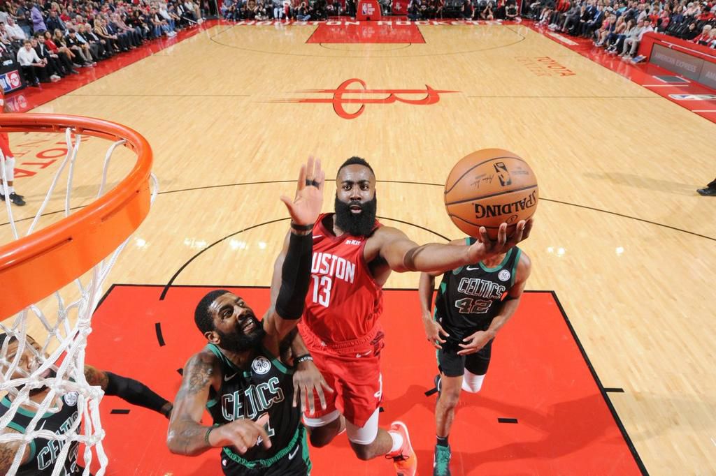 James Harden put up a 30 point above  game  for the 8th straight game[NBA]