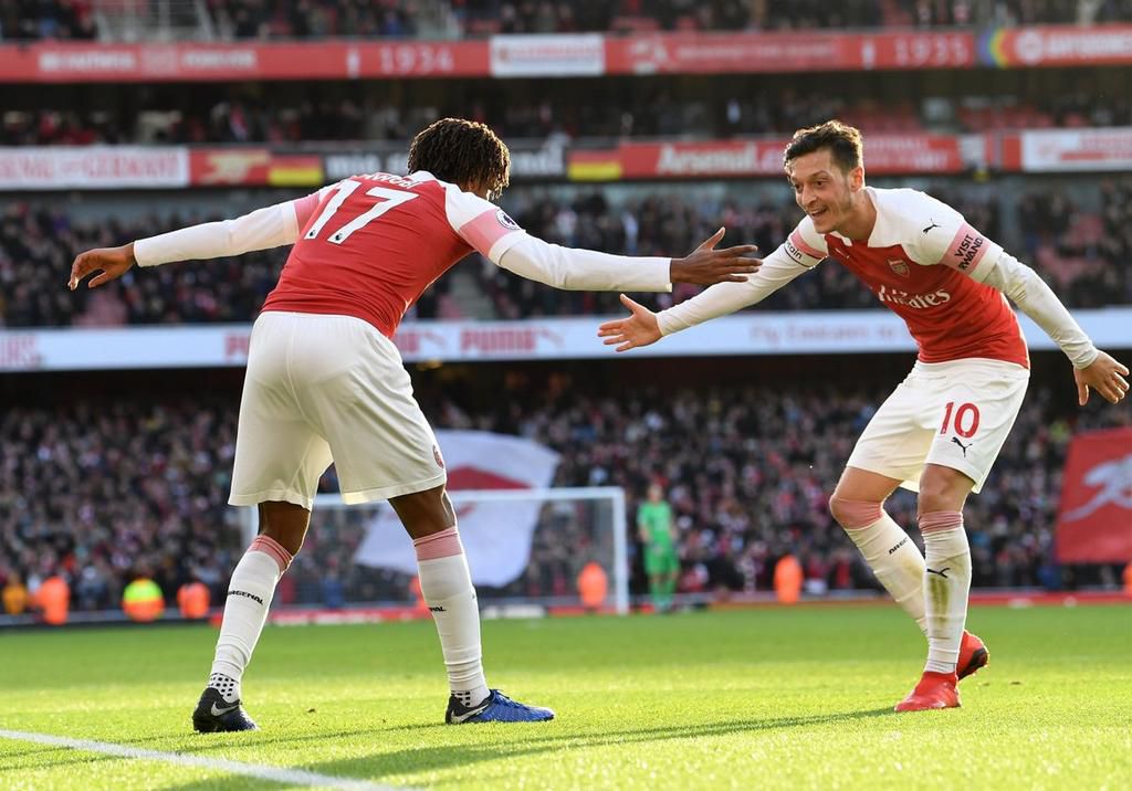 Alex Iwobi and Mesut Ozil combined effectively on the pitch [Arsenal]