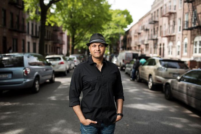 Subway Fight in Viral Video Earns Cheers for an Officer