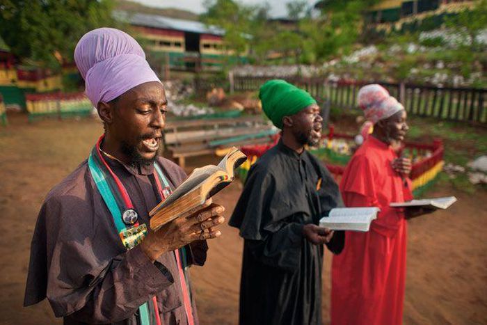 7 strange religions around the world/Rastafarians (Pinterest)