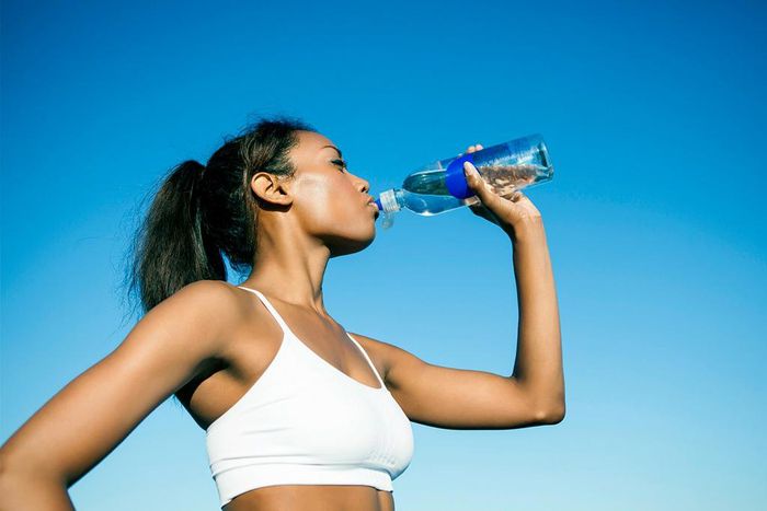 5 things drinking just water can do for you. [ecodaily]