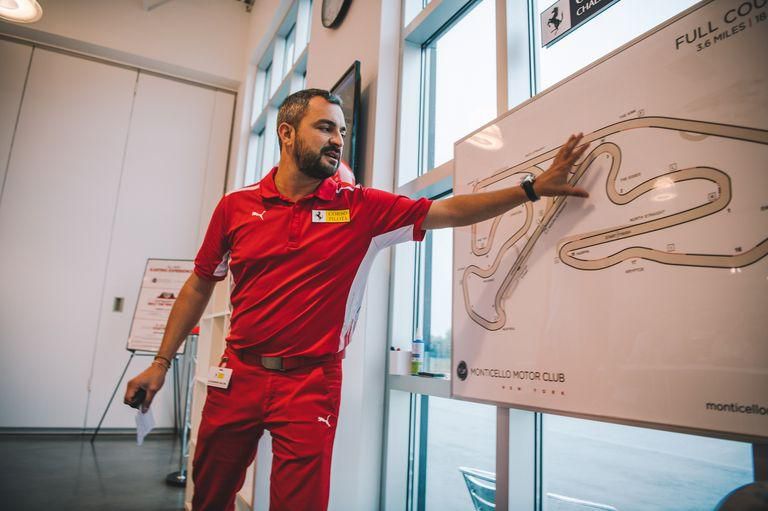 ___8977193___2018___10___14___18___dw-burnett-ferrari-corso-pilota-290-1539354489