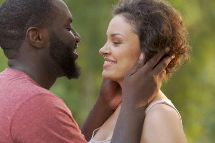 5 ways to make your girlfriend miss you like crazy (Paxex Forum)