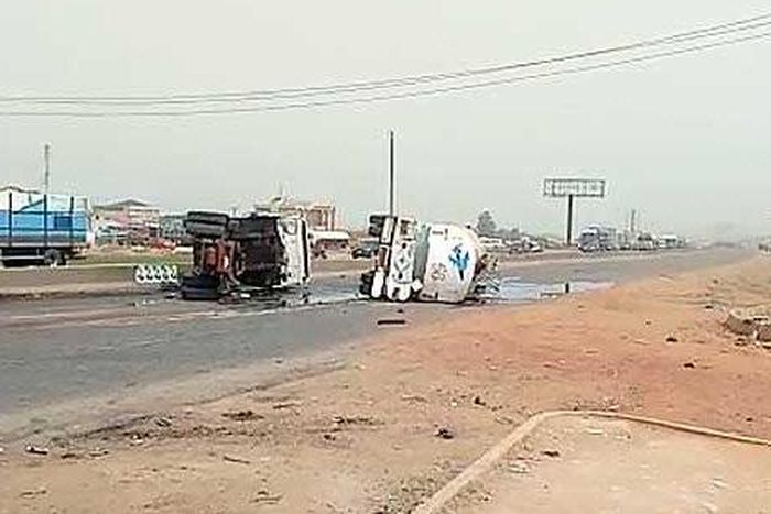 Fuel tanker falls on its side