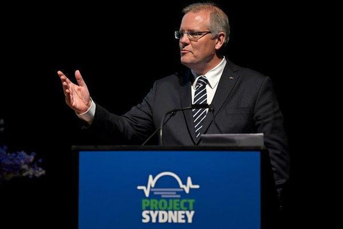 ___9165639___2018___12___4___13___21oz-immigration-1-threeByTwoSmallAt2X