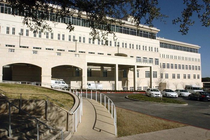 ___9107961___2018___11___15___14___15xp-utexas-jumbo