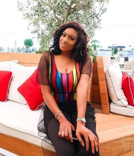 ___8928639___2018___10___2___17___chika+ike4