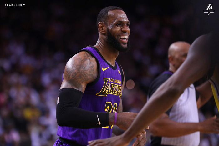 LeBron James again was impressive as the Lakers beat the Warriors [Lakers]