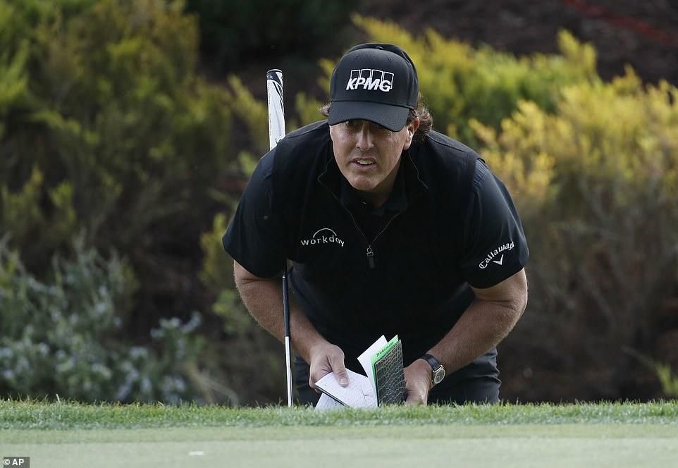 Phil Mickelson and Tiger Woods