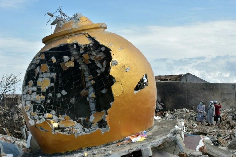 Officials say as many as 5,000 people are feared buried in the devastated communities of Balaroa and Petobo