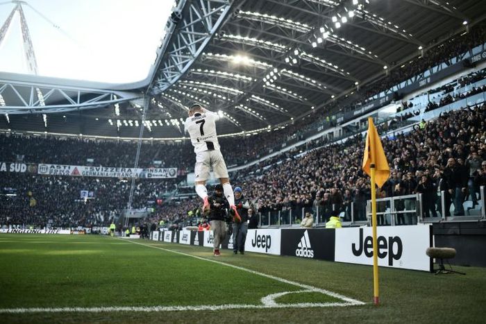 Cristiano Ronaldo scored the 100th goal this season for Juventus in all competitions.