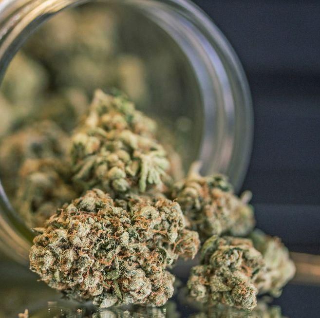 ___9005494___2018___10___21___22___close-up-of-weed-porn-in-mason-jar-on-table-royalty-free-image-672213679-1539095835