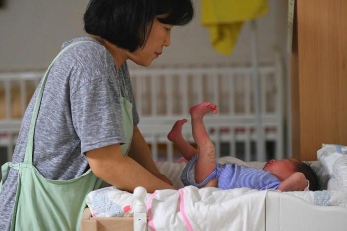 South Korea's fertility rate -- the number of children a woman is expected to have in her lifetime -- fell to 0.95 in the third quarter of 2018, the first time it has dropped below 1 and far short of the 2.1 needed to maintain stability
