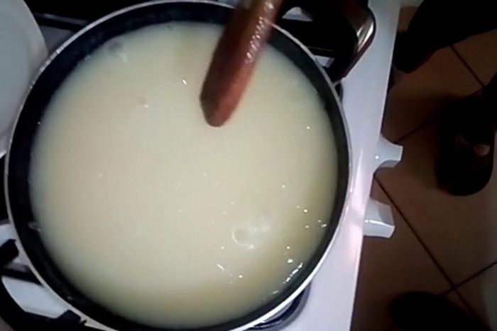 How to prepare the perfect Semovita without lumps  [Youtube/Tessy Okpe]