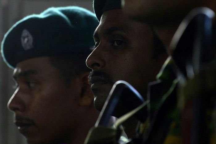 Sri Lanka security forces are being deployed in large numbers ahead of the pivotal paraliamentary session