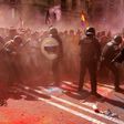 Catalan separatists outraged at a police rally turned out with city authorities estimating that around 3,000 people took part in the police demo and 6,000 in the counter rally