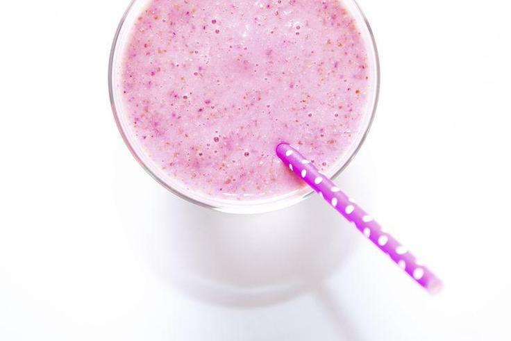 ___9114353___2018___11___17___8___strawberry-smoothie-with-drinking-straw-high-res-stock-photography-523664472-1542387771