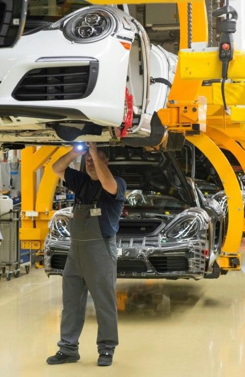 Disruptions to European car production helped push down growth last quarter, but the sector hasn't rebounded sharply, adding to worries about the economy
