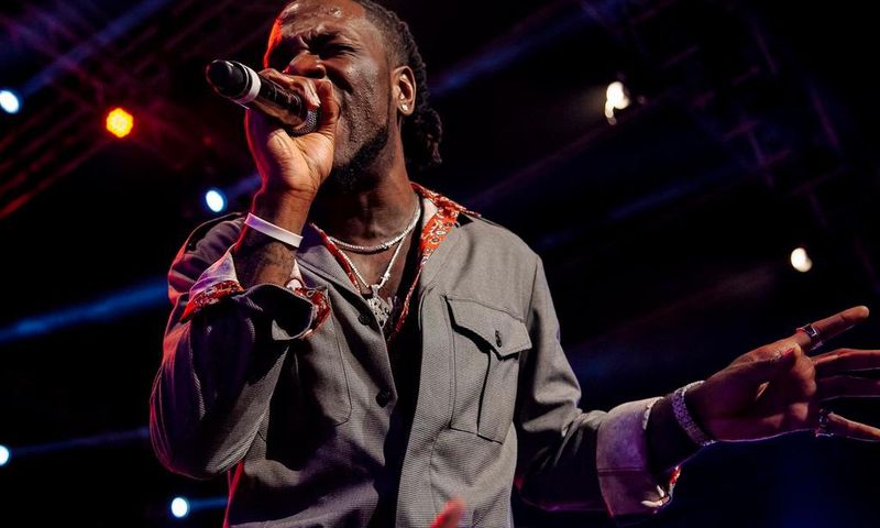 ___9205679___2018___12___17___11___Burna+Boy+thrills+fans+during+his+Thrift+Social+Nairobi+Concert_1