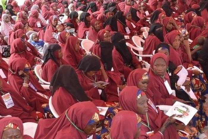 ___9133120___2018___11___23___16___Mass-Wedding