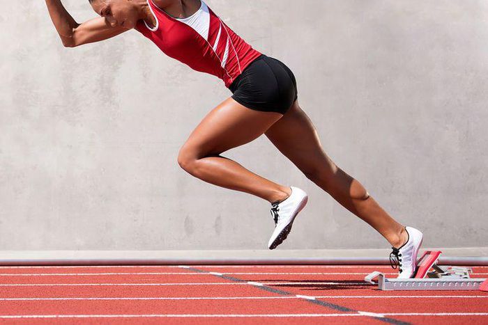 ___9116191___2018___11___18___7___female-sprinter-taking-off-from-starting-high-res-stock-photography-527848240-1539878752