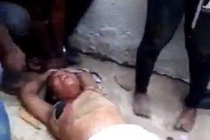 At a hotel in Lagos, a lady found herself in an uncomfortable situation after overdosing on drugs.