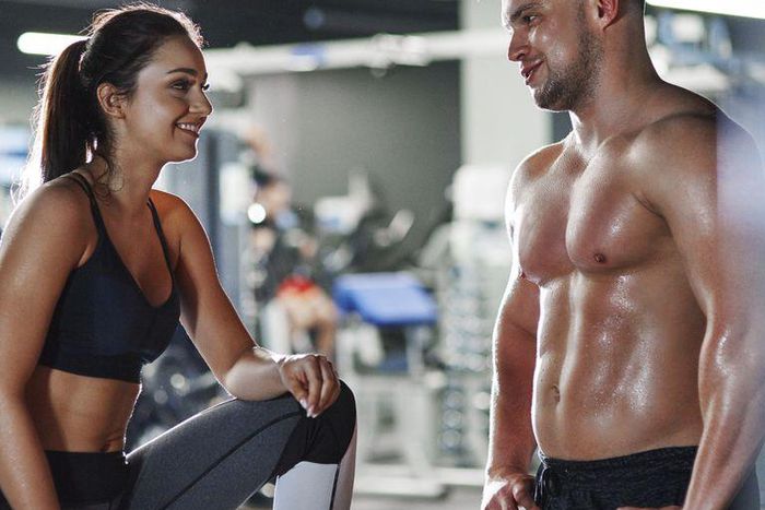 ___9171777___2018___12___5___22___smiling-man-and-woman-talking-at-the-gym-royalty-free-image-962630540-1544033734