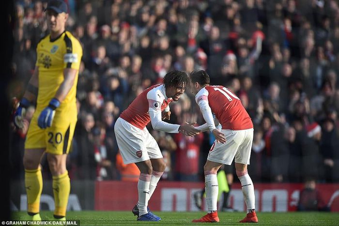 Alex Iwobi scored his second goal through a Mesut Ozil assist [ Graham Chadwick]