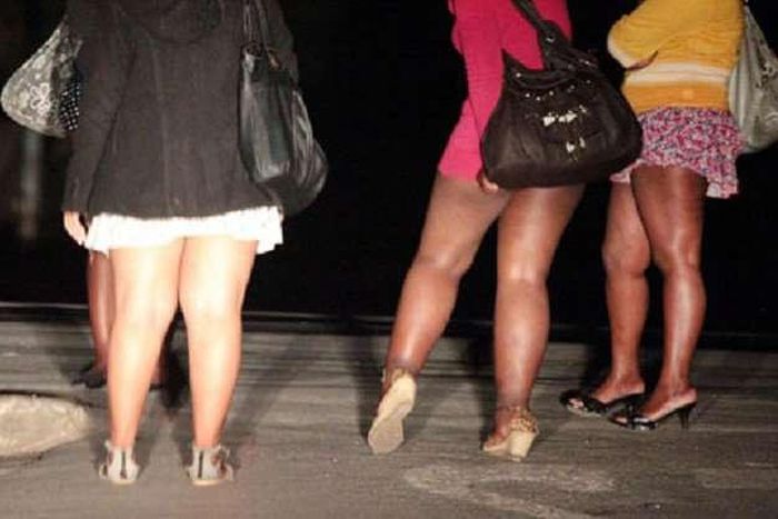 Young prostitutes assault their customers over 1k