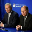 German Finance Minister Olaf Scholz (R) and his French counterpart Bruno Le Maire will present their tax proposal on Monday