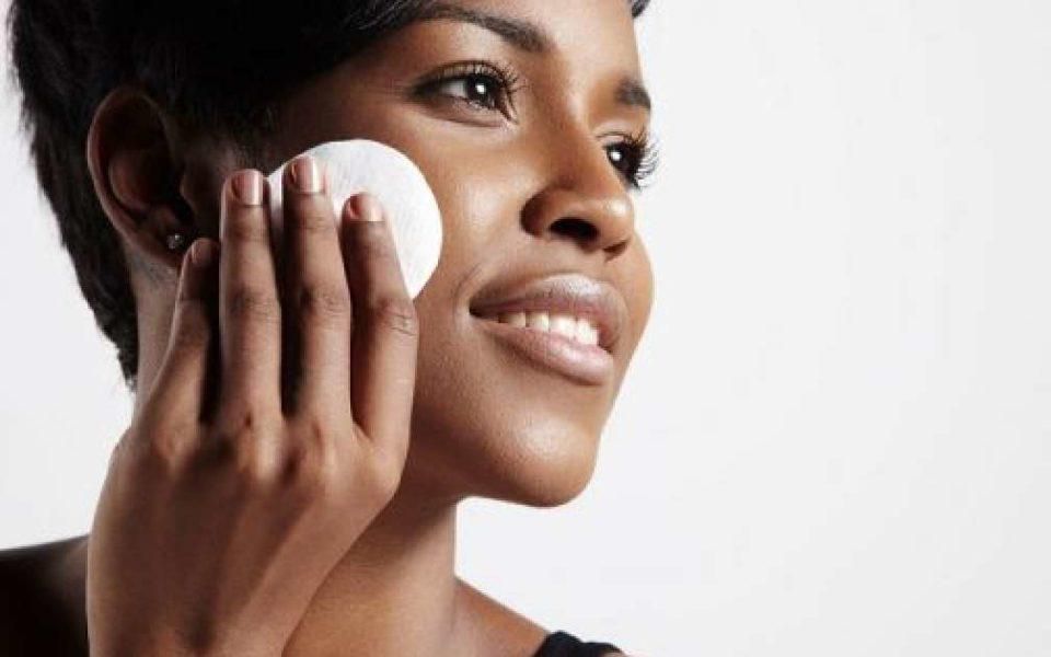Five natural remedy for oily skin (Outlineskincare)
