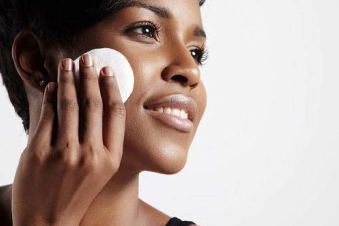 Five natural remedy for oily skin (Outlineskincare)