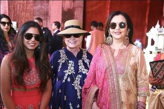 Isha Ambani, Hilary Clinton and the mother of the bride
