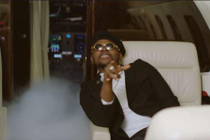 Rumour has it that Davido slapped Kizz Daniel's manager, Tumi