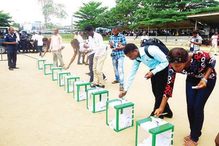 ___8960503___2018___10___10___13___2018_3large_People_casting_their_votes_during_an_election-1