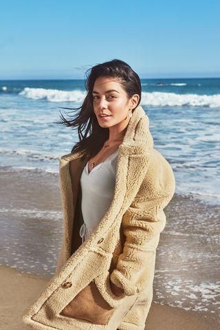 ___9131798___2018___11___23___10___vanessa-hudgens-shoot-3-1542060993