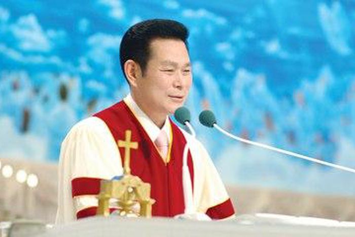 Lee reportedly closed his eyes when a judge gave the verdict sentencing him to 15 years in jail.