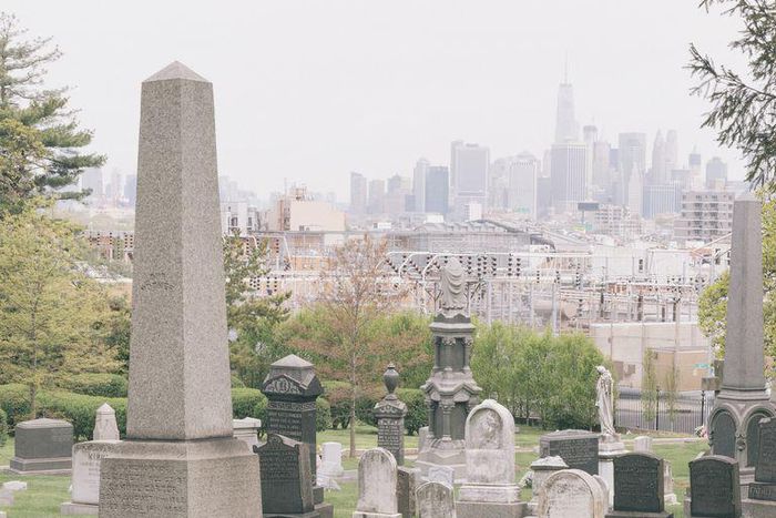 ___9158395___2018___12___2___9___green-wood-cemetery-with-manhattan-in-background-royalty-free-image-663751749-1543509007