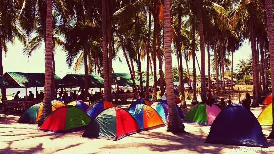 ___9172262___2018___12___6___4___at-wawie-s-beach-spending