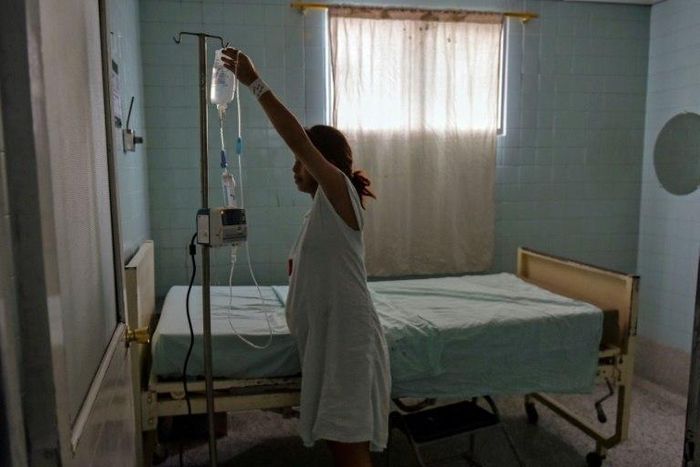 According to a study by a dozen non-profits, some 22,000 doctors, more than half the former total, emigrated between 2012 and 2017